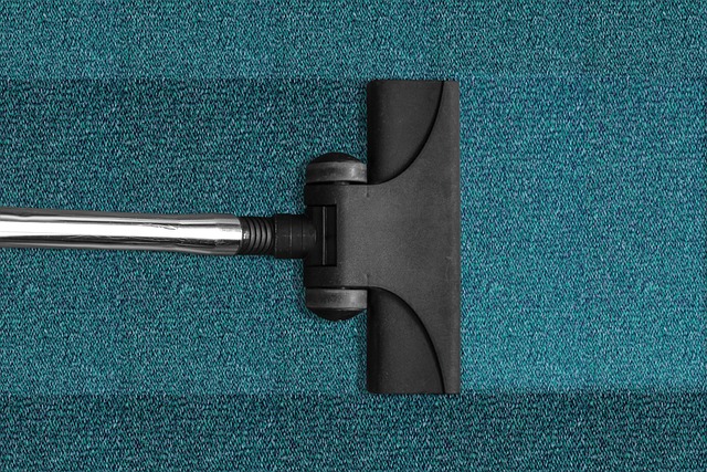 Sådan får du et skinnende rent hjem på under en time